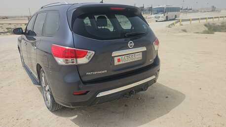 Adliya, Vehicles, Cars & Trucks , BHD 4500,  Nissan Pathfinder,  2014,  Automatic,  176000 KM,  Pathfinder Mid Version  Model For Sale