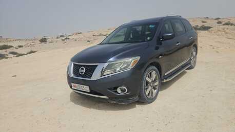 Adliya, Vehicles, Cars & Trucks , BHD 4500,  Nissan Pathfinder,  2014,  Automatic,  176000 KM,  Pathfinder Mid Version  Model For Sale