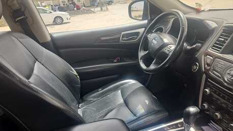 Adliya, Vehicles, Cars & Trucks , BHD 4500,  Nissan Pathfinder,  2014,  Automatic,  176000 KM,  Pathfinder Mid Version  Model For Sale