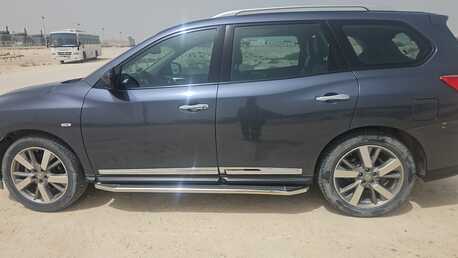 Adliya, Vehicles, Cars & Trucks , BHD 4500,  Nissan Pathfinder,  2014,  Automatic,  176000 KM,  Pathfinder Mid Version  Model For Sale