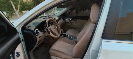 Dubai, Vehicles, Cars & Trucks , AED 20800,  2015 Nissan X‑Trail &ndash; For Sale &mdash; 20,800 AED,  2015,  Automatic,  175000 KM,