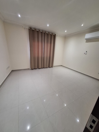 Manama, Apartments, Flats, Houses & Villas, BHD 200/year,  2 BR,  With AC