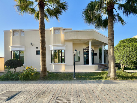 Janabiya, Villas, BHD 1600,  Furnished,  380 Sq. Meter,  Furnished 4BR Compound Villa | Janabiya | Garden & Patio