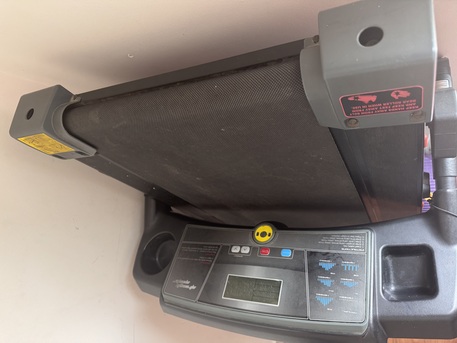 Al Malaz, Air Conditioners, SAR 365,  Thread Mill - In Excellent Condition