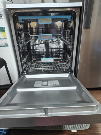Al Safa, Furniture, Dishwasher, Microwave Oven, Sofa For Sale