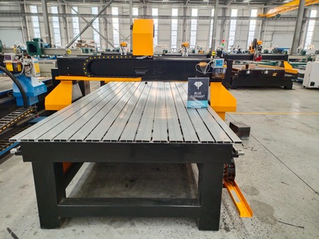 Manama, Heavy Equipment, BHD 2300,  Cnc Machine 8/4