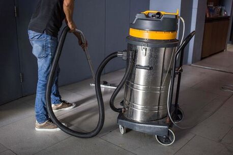 Ajman, Cleaning, R