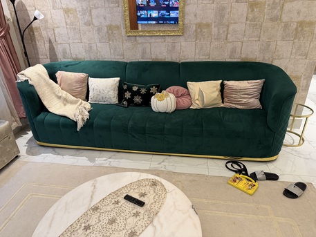 Riyadh, Furniture, SAR 600,  Sofa 6 Seater - Emerald Green