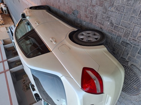 Riffa, Vehicles, Cars & Trucks , BHD 1350,  Nissan Tiida,  2009,  Automatic,  200000 KM,  , A Family Car In Good Running Condition