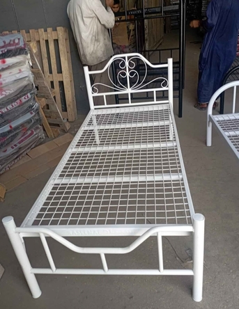 Riyadh, Furniture, SAR 11,  Classic Wooden Single Bed &ndash; Elegant & Durable Design