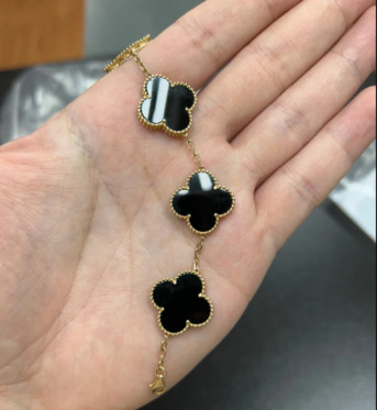 New York, Jewelry, USD 3855,  Gold Black Clover Bracele