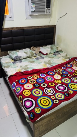 Riyadh, Furniture, SAR 600,  Complete 3 Piece Bedroom Set King Size Bed And A Dresser,wardrobe