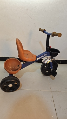 Yanbu, Household Items, 4 Burner Stove And Kids Cycles