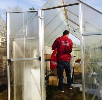 London, Labor/Moving, Professional Green House Removal At Cheap Rates - Call Now!