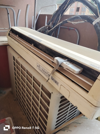 Hara, Air Conditioners, SAR 2000,  Split AC LG Company  And Gizar Good Condition
