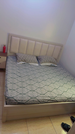 Riyadh, Furniture, SAR 1200,  Dinning Table With 5 Chairs(400) And 2 Bed King Size With Mattress Each Bed (400sar)