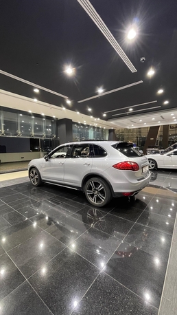 Sanabis, Vehicles, Cars & Trucks , BHD 4300,  Porsche Cayenne S,  2011,  Automatic,  127000 KM,