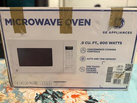 Riyadh, Appliances, SAR 300,  GE Microwave Oven (0.9 Cu Ft &ndash; 800W) For Sale