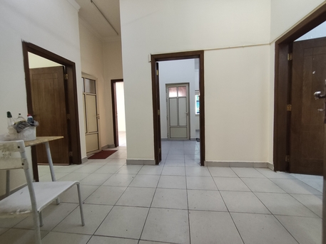 Salmaniya, Apartments, Flats, Houses & Villas, BHD 230/year,  2 BR,  Salmaniya:- 2Bhk Semifurnished Flat On Rent With Ewa..
