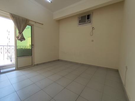 Salmaniya, Apartments, Flats, Houses & Villas, BHD 230/year,  2 BR,  Salmaniya:- 2Bhk Semifurnished Flat On Rent With Ewa..