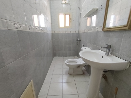 Salmaniya, Apartments, Flats, Houses & Villas, BHD 230/year,  2 BR,  Salmaniya:- 2Bhk Semifurnished Flat On Rent With Ewa..