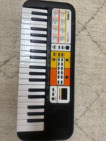 Al Rawabi, Electronics, SAR 150,  YAMAHA KEYBOARD- F30