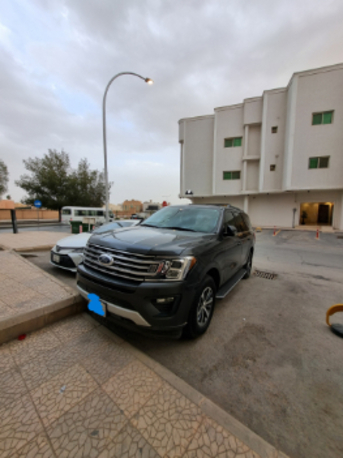 Riyadh, Vehicles, Cars & Trucks , SAR 139000,  Ford Expedition XLT,  2019,  Automatic,  98000 KM,    2WD - Clean And Well Maintained