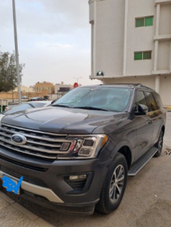 Riyadh, Vehicles, Cars & Trucks , SAR 139000,  Ford Expedition XLT,  2019,  Automatic,  98000 KM,    2WD - Clean And Well Maintained