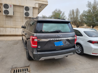 Riyadh, Vehicles, Cars & Trucks , SAR 139000,  Ford Expedition XLT,  2019,  Automatic,  98000 KM,    2WD - Clean And Well Maintained
