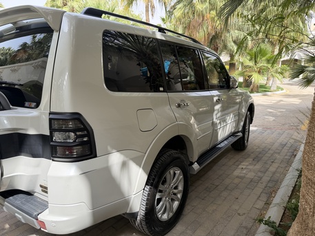 Riyadh, Vehicles, Cars & Trucks , SAR 72500,  Mitsubishi Pajero,  2020,  Automatic,  72000 KM,  3.8 V6, Low Milage Pajero