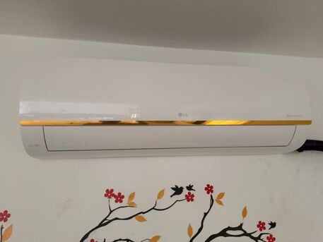 Khobar, Air Conditioners, SAR 2600,  LG 2.5 Ton Hot & Cool Split AC For Sale (Like New)