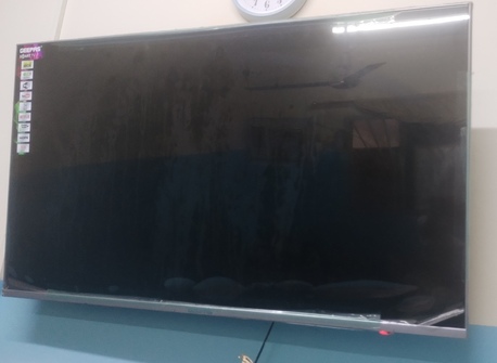 Jubail, Appliances, SAR 800,  Smart TV 43" For Urgent Sale Upto Tommorow