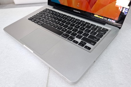 Manama, Computers, BHD 68,  MacBook Pro Core I5 13" HD LED Display 8GB RAM + 320GB HDD Ready To Use Very Good Working