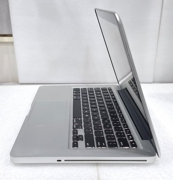 Manama, Computers, BHD 68,  MacBook Pro Core I5 13" HD LED Display 8GB RAM + 320GB HDD Ready To Use Very Good Working