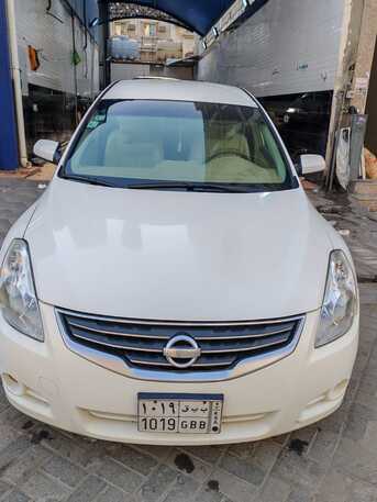 Dammam, Vehicles, Cars & Trucks , SAR 22000,  Nissan Altima,  2010,  Automatic,  106000 KM,