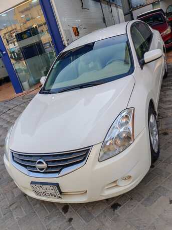 Dammam, Vehicles, Cars & Trucks , SAR 22000,  Nissan Altima,  2010,  Automatic,  106000 KM,