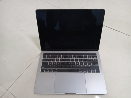 Jubail, Computers, SAR 1450,  Apple Macbook Pro 2017