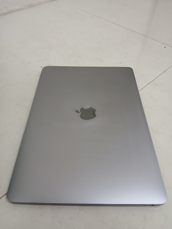 Jubail, Computers, SAR 1450,  Apple Macbook Pro 2017