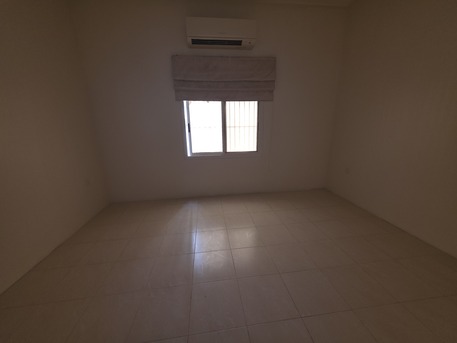 Salmaniya, Apartments, Flats, Houses & Villas, BHD 250/month,  Furnished,  2 BR,  BHD:250/month UN FURNISHED 2BHK APARTMENT FOR RENT IN SALMANIYA -: MUNEEB *35041493