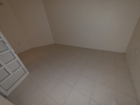 Salmaniya, Apartments, Flats, Houses & Villas, BHD 250/month,  Furnished,  2 BR,  BHD:250/month UN FURNISHED 2BHK APARTMENT FOR RENT IN SALMANIYA -: MUNEEB *35041493