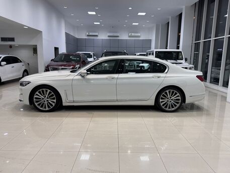Manama, Vehicles, Cars & Trucks , BHD 12500,  BMW 730Li,  2022,  Automatic,  168900 KM,    (White)
