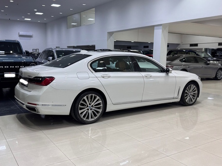Manama, Vehicles, Cars & Trucks , BHD 12500,  BMW 730Li,  2022,  Automatic,  168900 KM,    (White)