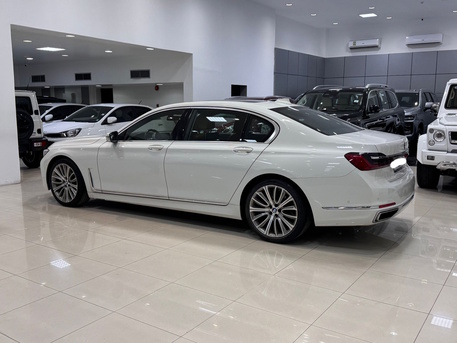 Manama, Vehicles, Cars & Trucks , BHD 12500,  BMW 730Li,  2022,  Automatic,  168900 KM,    (White)