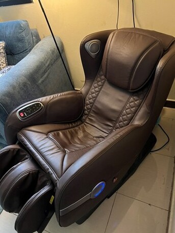 Khobar, Furniture, SAR 1500,  Premium Massage Chair With Built‑In Speakers &ndash; Excellent Condition