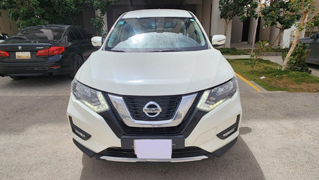 Al Malqa, Vehicles, Cars & Trucks , SAR 60000,  Nissen X-Trail 2021- White | 2.5L | 7-Seater | T32 Series II | Fully Maintained,  2021,  Automatic,  124000 KM,  Nissan X‑Trail , White Colour,Petrol, 7‑seater, In Excellent Condition.