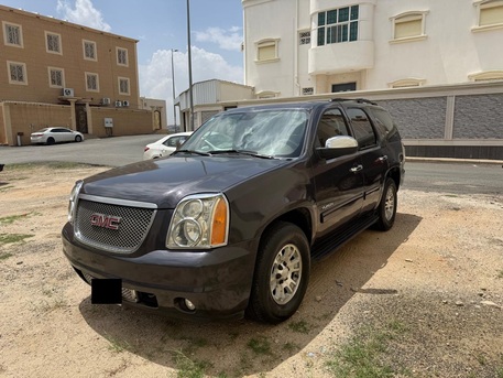 Riyadh, Vehicles, Cars & Trucks , SAR 32000,  Gmc Yukon,  2010,  Automatic,  279000 KM,     &ndash; Well Maintained