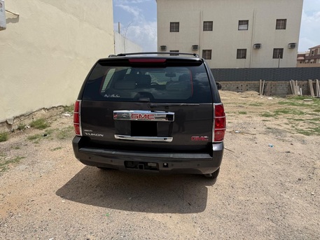 Riyadh, Vehicles, Cars & Trucks , SAR 32000,  Gmc Yukon,  2010,  Automatic,  279000 KM,     &ndash; Well Maintained