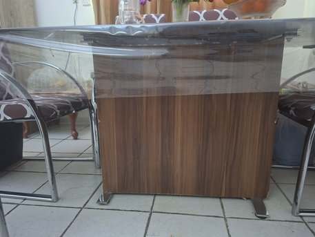 Riyadh, Furniture, SAR 600,  Dining Table With 6 Chairs