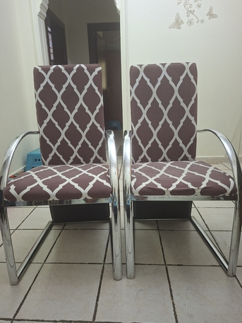 Riyadh, Furniture, SAR 600,  Dining Table With 6 Chairs