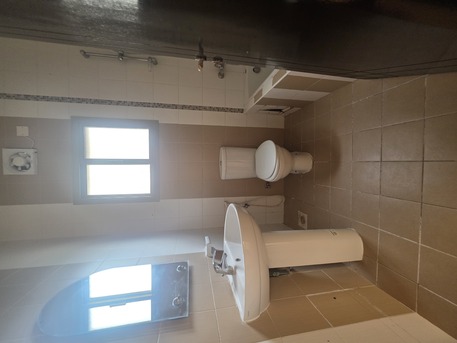 Manama, Apartments, Flats, Houses & Villas, BHD 200/month,  2 BR,  @2BATHROOM Hall Kitchen Without Electricity